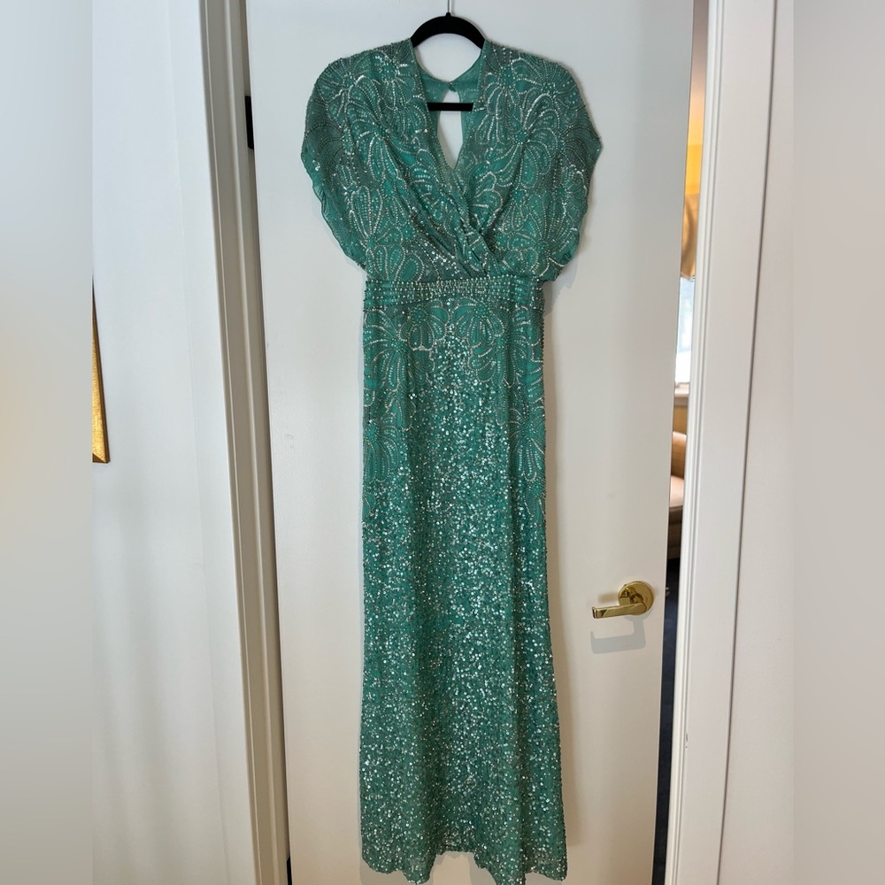 Jenny Packham Beaded Gown 
Excellent condition, only worn once.